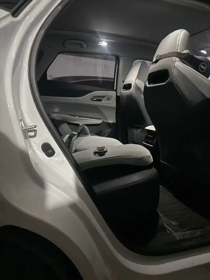 2024 ChangAn UNI-Z 1.5L 98HP L4 E-CVT PHEV 18.4KWH,autocango,china used car exporter,china ev exporter,chinese used car exporter,chinese used ev exporter