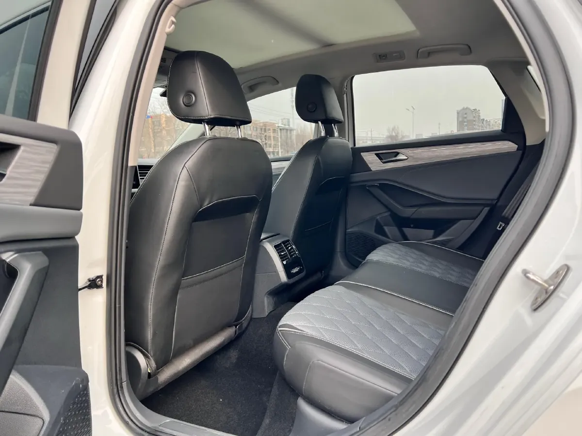 2023 Volkswagen Sagitar 1.5T 160HP L4 7DCT,autocango,china used car exporter,china ev exporter,chinese used car exporter,chinese used ev exporter