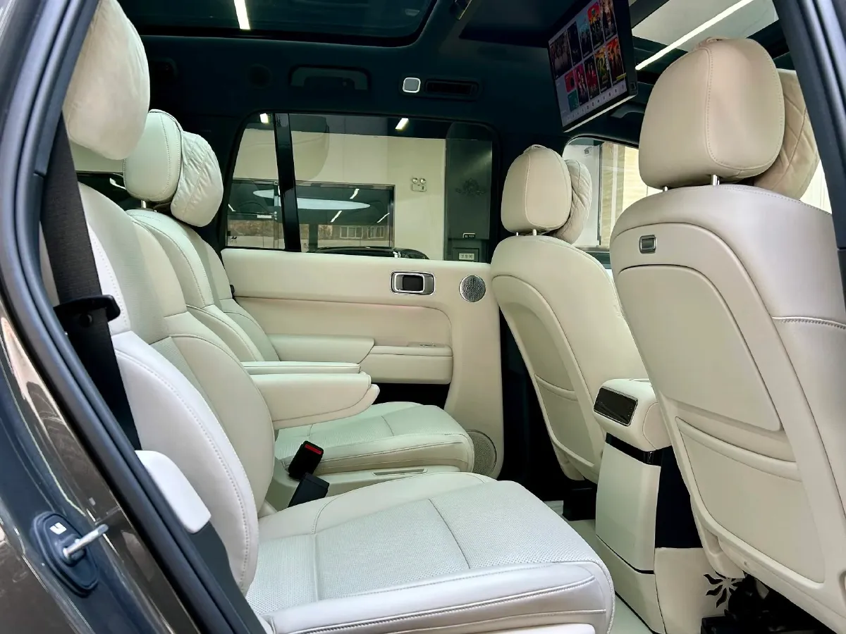 2024 Ford Bronco 2.3T 275HP L4 10AT,autocango,china used car exporter,china ev exporter,chinese used car exporter,chinese used ev exporter