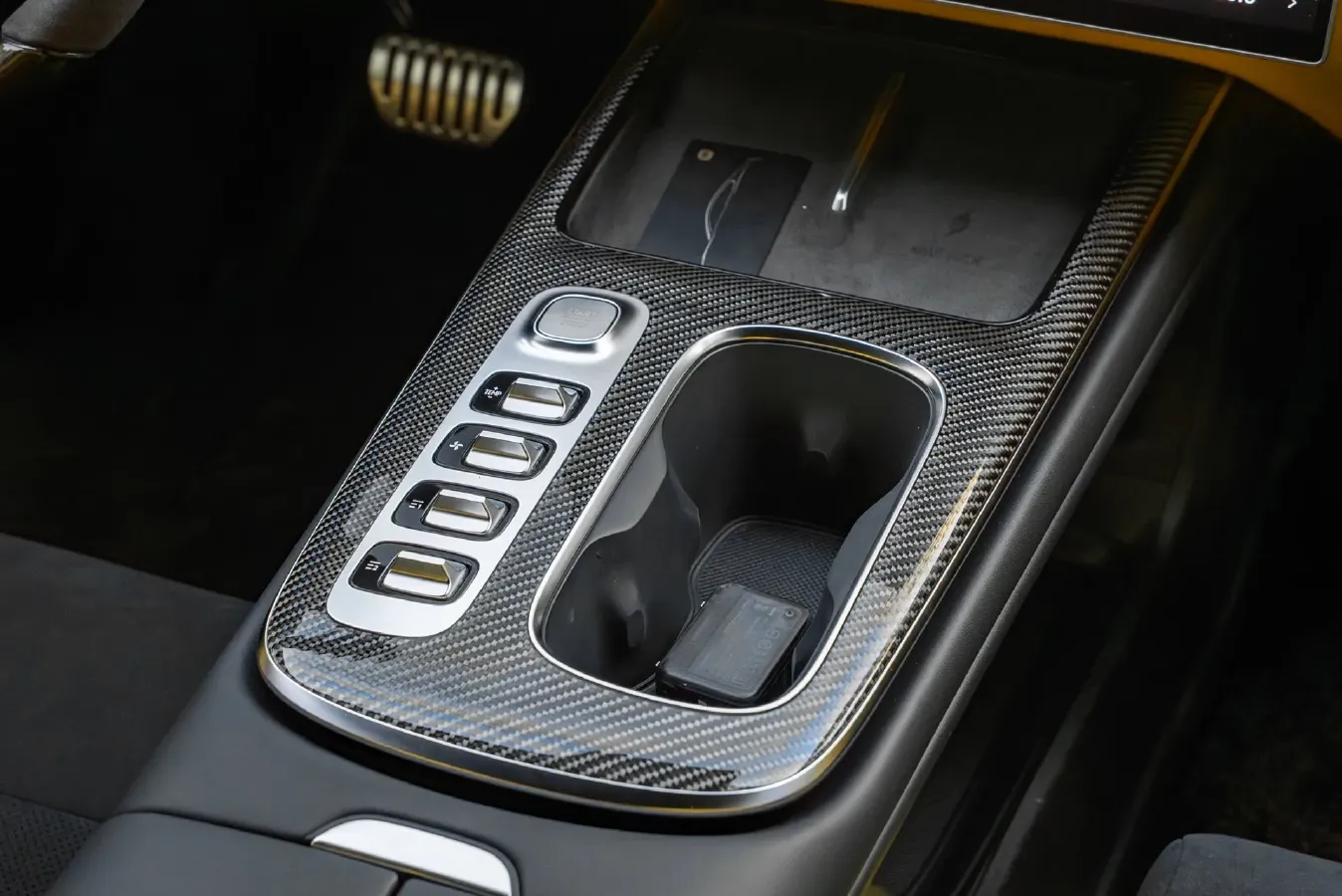 2025 MI SU7 Ultra BEV 93.7KWH,autocango,china used car exporter,china ev exporter,chinese used car exporter,chinese used ev exporter