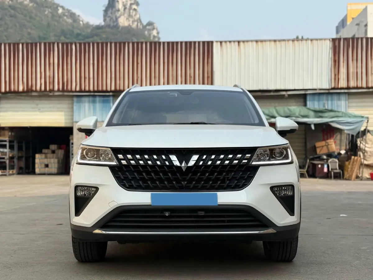 2022 WuLing XingChi 1.5L 99HP L4 6MT,autocango,china used car exporter,china ev exporter,chinese used car exporter,chinese used ev exporter
