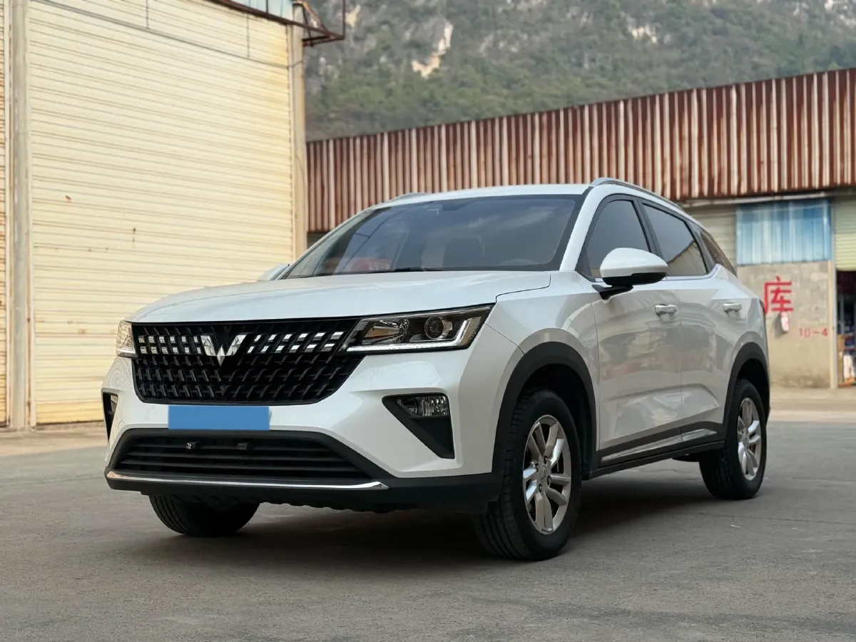 2022 WuLing XingChi 1.5L 99HP L4 6MT,autocango,china used car exporter,china ev exporter,chinese used car exporter,chinese used ev exporter