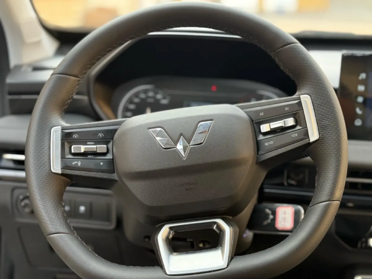 2022 WuLing XingChi 1.5L 99HP L4 6MT,autocango,china used car exporter,china ev exporter,chinese used car exporter,chinese used ev exporter