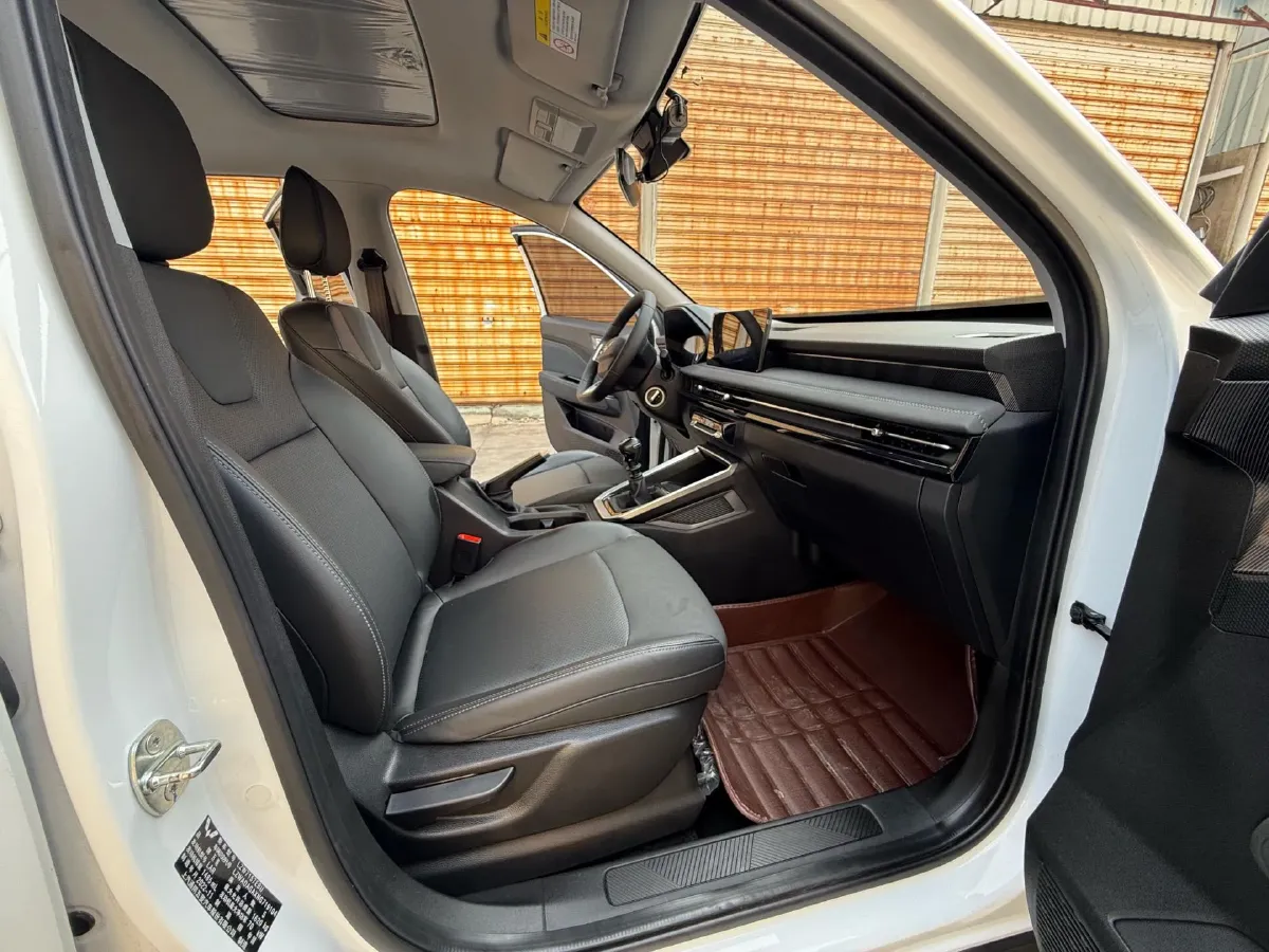 2022 WuLing XingChi 1.5L 99HP L4 6MT,autocango,china used car exporter,china ev exporter,chinese used car exporter,chinese used ev exporter