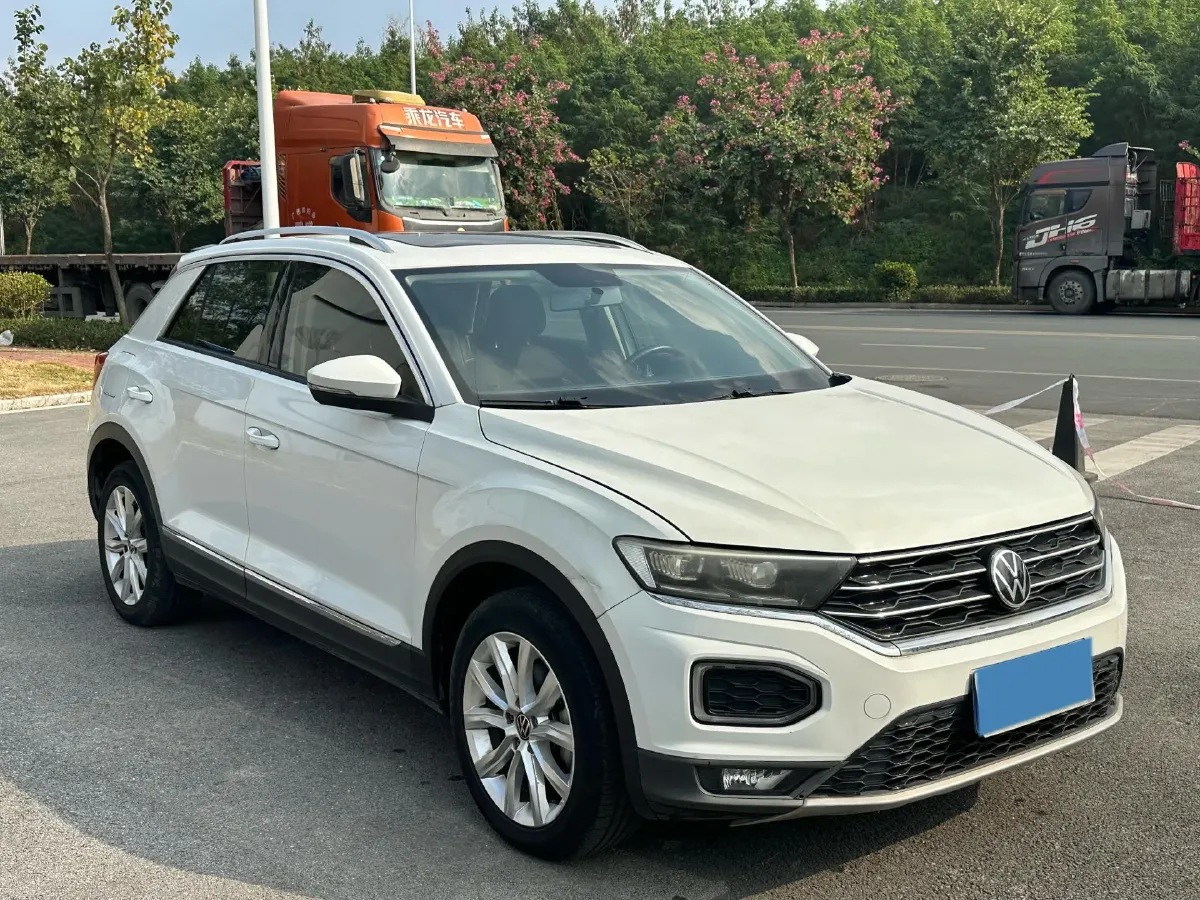 2021 Volkswagen T-Roc 1.4T 150HP L4 7DCT,autocango,china used car exporter,china ev exporter,chinese used car exporter,chinese used ev exporter