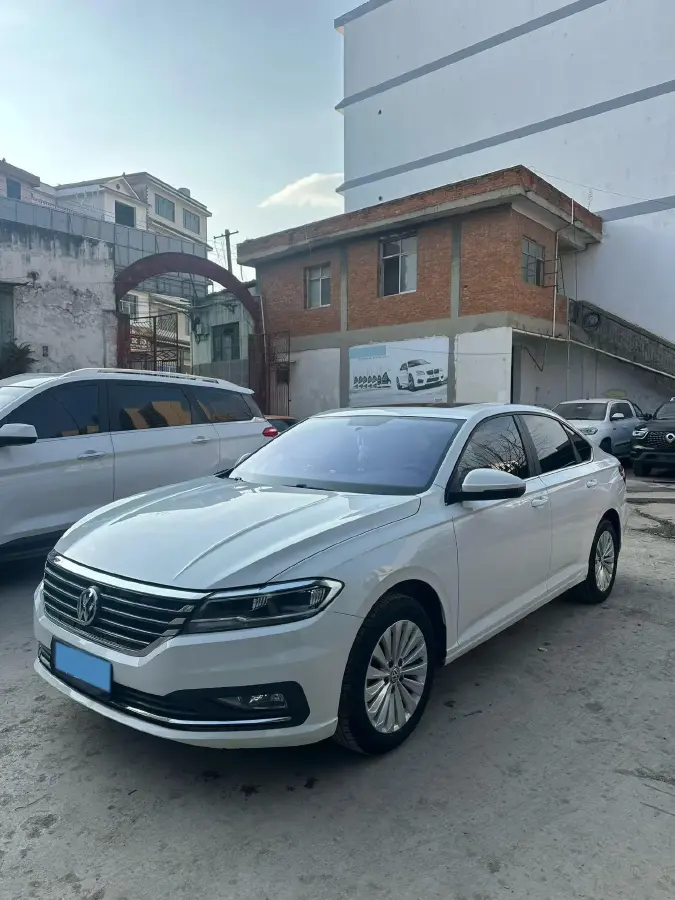 2019 Volkswagen Sagitar 1.2T 116HP L4 7DCT