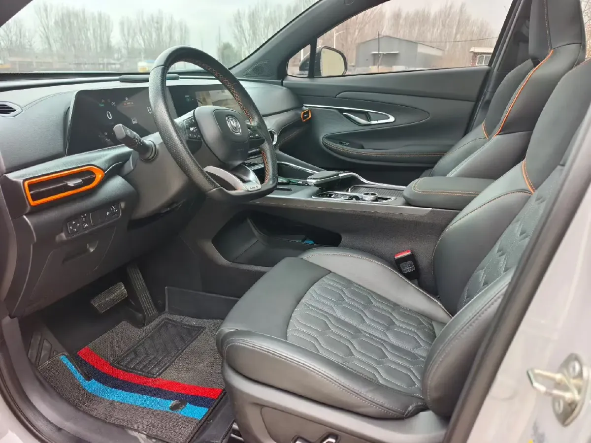 2022 ChangAn UNI-T 1.5T 188HP L4 7DCT,autocango,china used car exporter,china ev exporter,chinese used car exporter,chinese used ev exporter