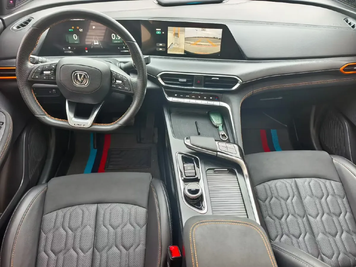 2022 ChangAn UNI-T 1.5T 188HP L4 7DCT,autocango,china used car exporter,china ev exporter,chinese used car exporter,chinese used ev exporter