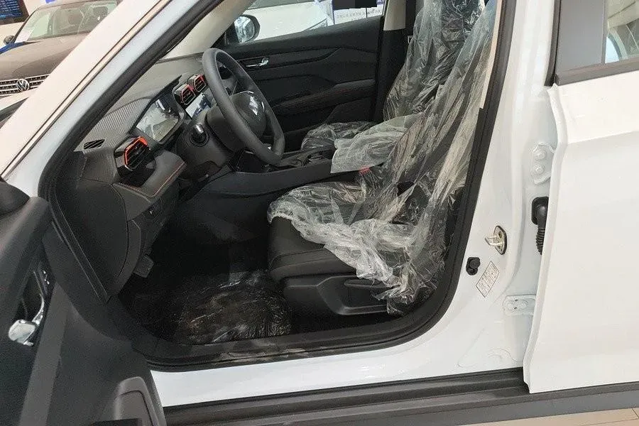 2024 DongFeng Aeolus YiXuan 1.5L 125HP L4 6DCT,autocango,china used car exporter,china ev exporter,chinese used car exporter,chinese used ev exporter