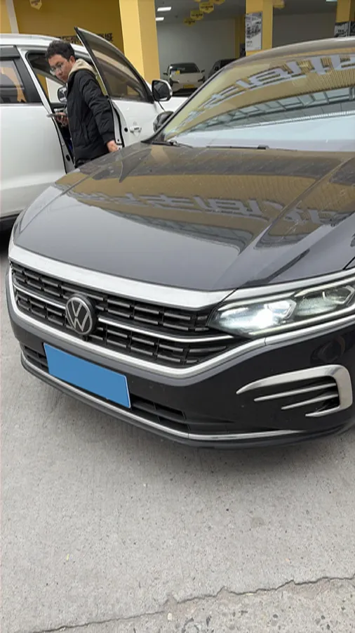 2024 Volkswagen Passat 2.0T 220HP L4 7DCT,autocango,china used car exporter,china ev exporter,chinese used car exporter,chinese used ev exporter