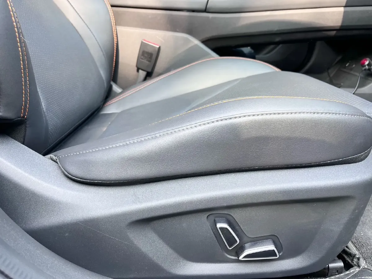 2022 ChangAn UNI-V 1.5T 188HP L4 7DCT,autocango,china used car exporter,china ev exporter,chinese used car exporter,chinese used ev exporter