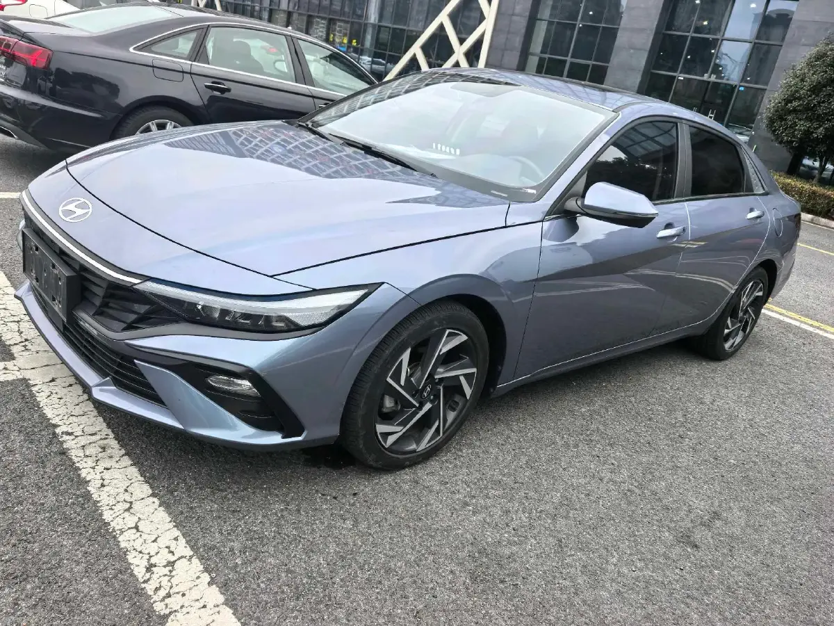 2023 Hyundai Elantra 1.5L 115HP L4 CVT