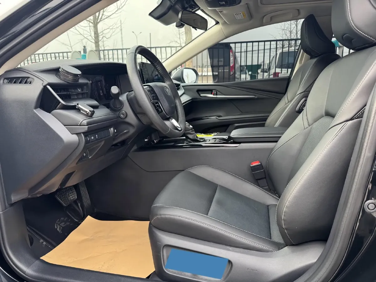 2024 Toyota Camry 2.0L 152HP L4 E-CVT Hybrid,autocango,china used car exporter,china ev exporter,chinese used car exporter,chinese used ev exporter