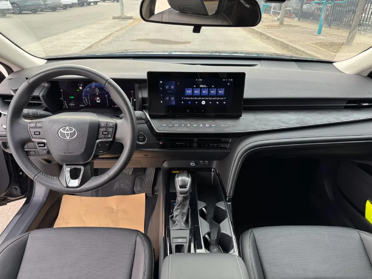 2024 Toyota Camry 2.0L 152HP L4 E-CVT Hybrid,autocango,china used car exporter,china ev exporter,chinese used car exporter,chinese used ev exporter