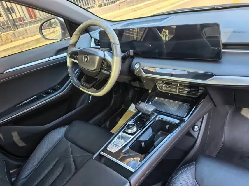 2023 ChangAn Raeton Plus 1.5T 188HP L4 7DCT,autocango,china used car exporter,china ev exporter,chinese used car exporter,chinese used ev exporter