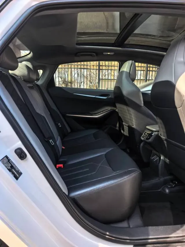 2023 ChangAn Raeton Plus 1.5T 188HP L4 7DCT,autocango,china used car exporter,china ev exporter,chinese used car exporter,chinese used ev exporter