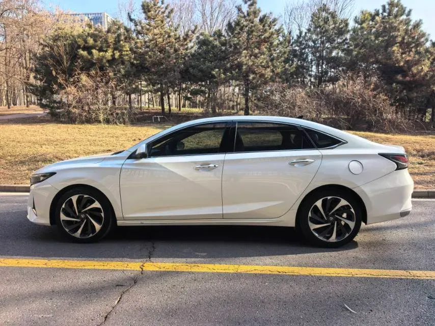 2023 ChangAn Raeton Plus 1.5T 188HP L4 7DCT,autocango,china used car exporter,china ev exporter,chinese used car exporter,chinese used ev exporter