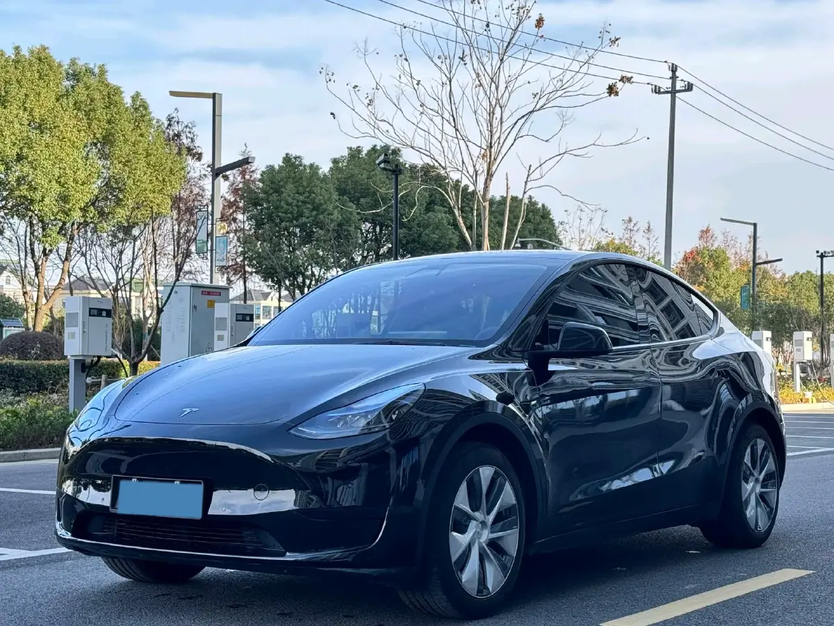 2022 Tesla Model Y BEV 60KWH