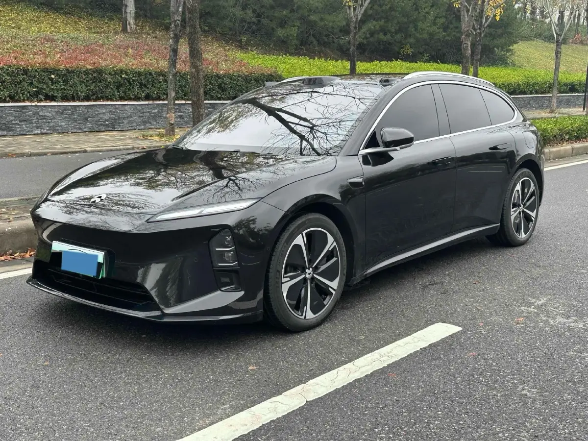 2025 NIO ET5T BEV