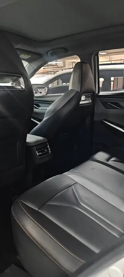 2022 ChangAn CS75 Plus 1.5T 188HP L4 8AT,autocango,china used car exporter,china ev exporter,chinese used car exporter,chinese used ev exporter