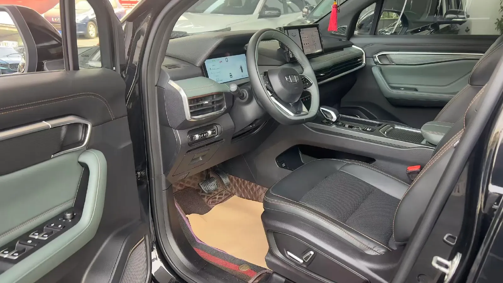 2023 Geely Okavango L 2.0T 218HP L4 7DCT,autocango,china used car exporter,china ev exporter,chinese used car exporter,chinese used ev exporter