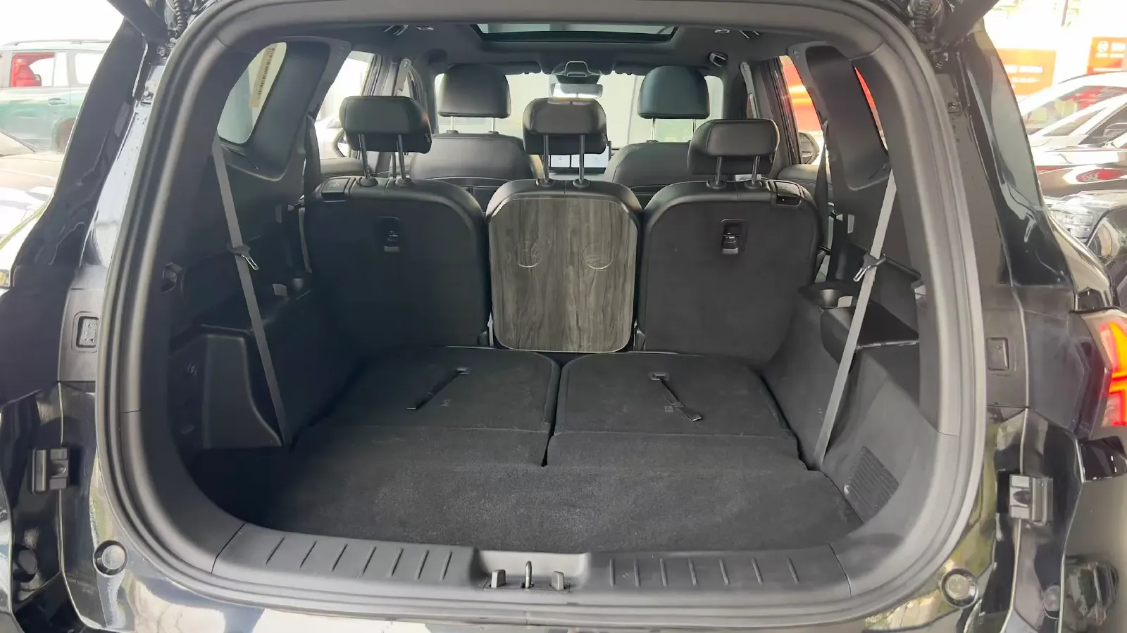 2023 Geely Okavango L 2.0T 218HP L4 7DCT,autocango,china used car exporter,china ev exporter,chinese used car exporter,chinese used ev exporter