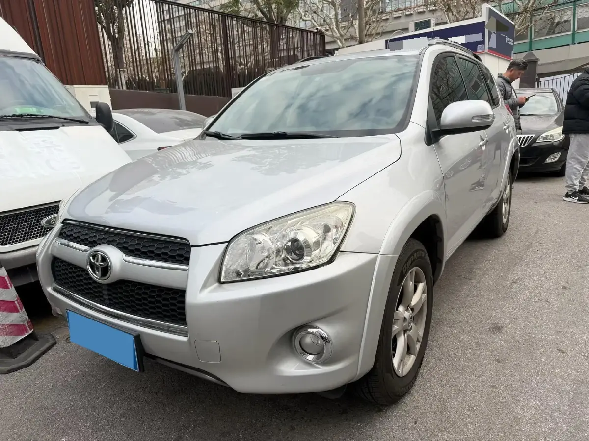 2012 Toyota RAV4 2.4L 170HP L4 4AT