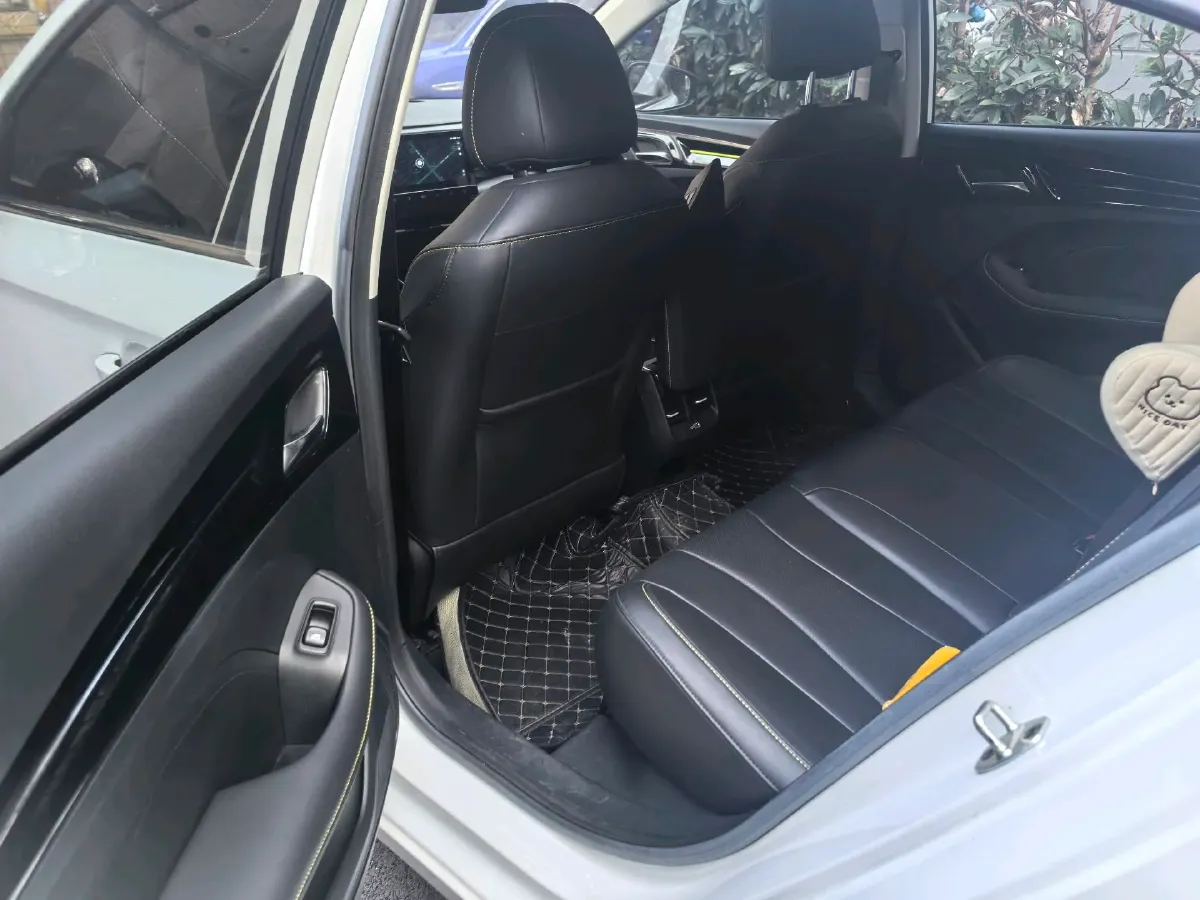 2021 Roewe i5 1.5L 120HP L4 CVT,autocango,china used car exporter,china ev exporter,chinese used car exporter,chinese used ev exporter