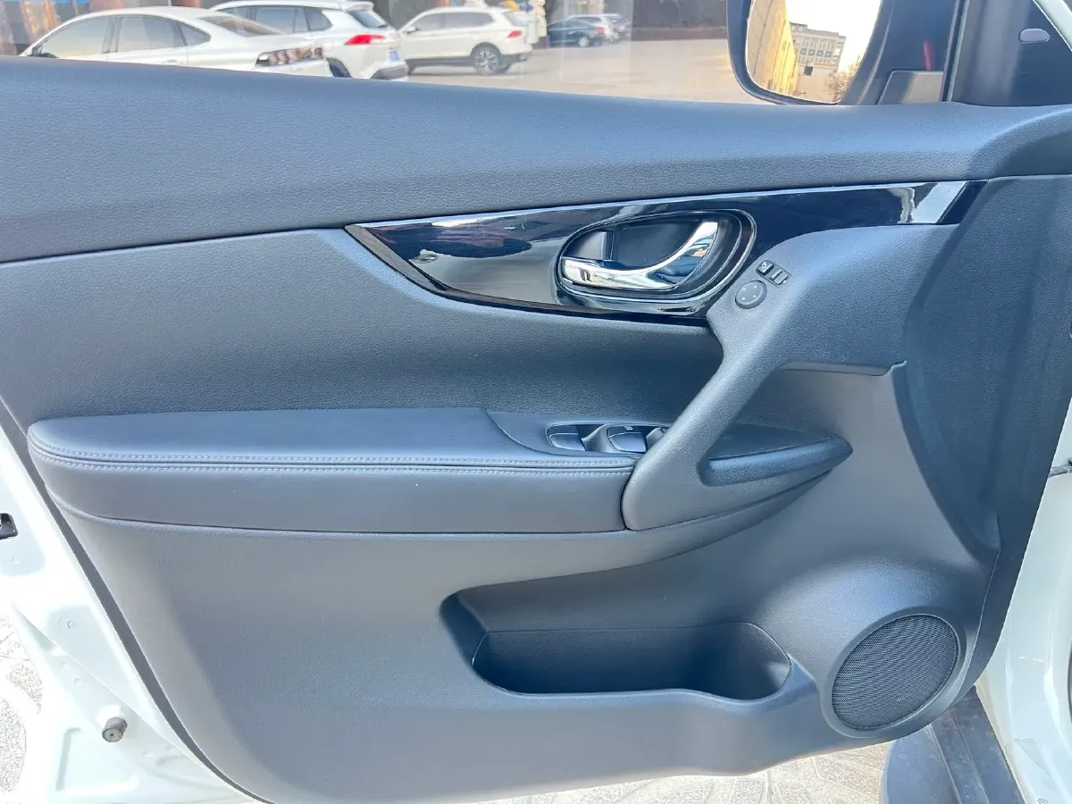 2023 Nissan X-Trail 2.0L 151HP L4 CVT,autocango,china used car exporter,china ev exporter,chinese used car exporter,chinese used ev exporter