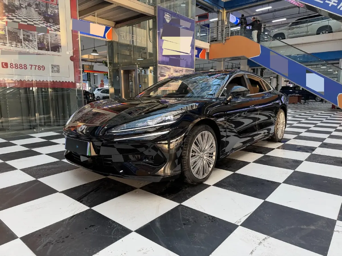 2024 Denza DenzaZ9 2.0T 207HP L4 E-CVT PHEV 38.5KWH