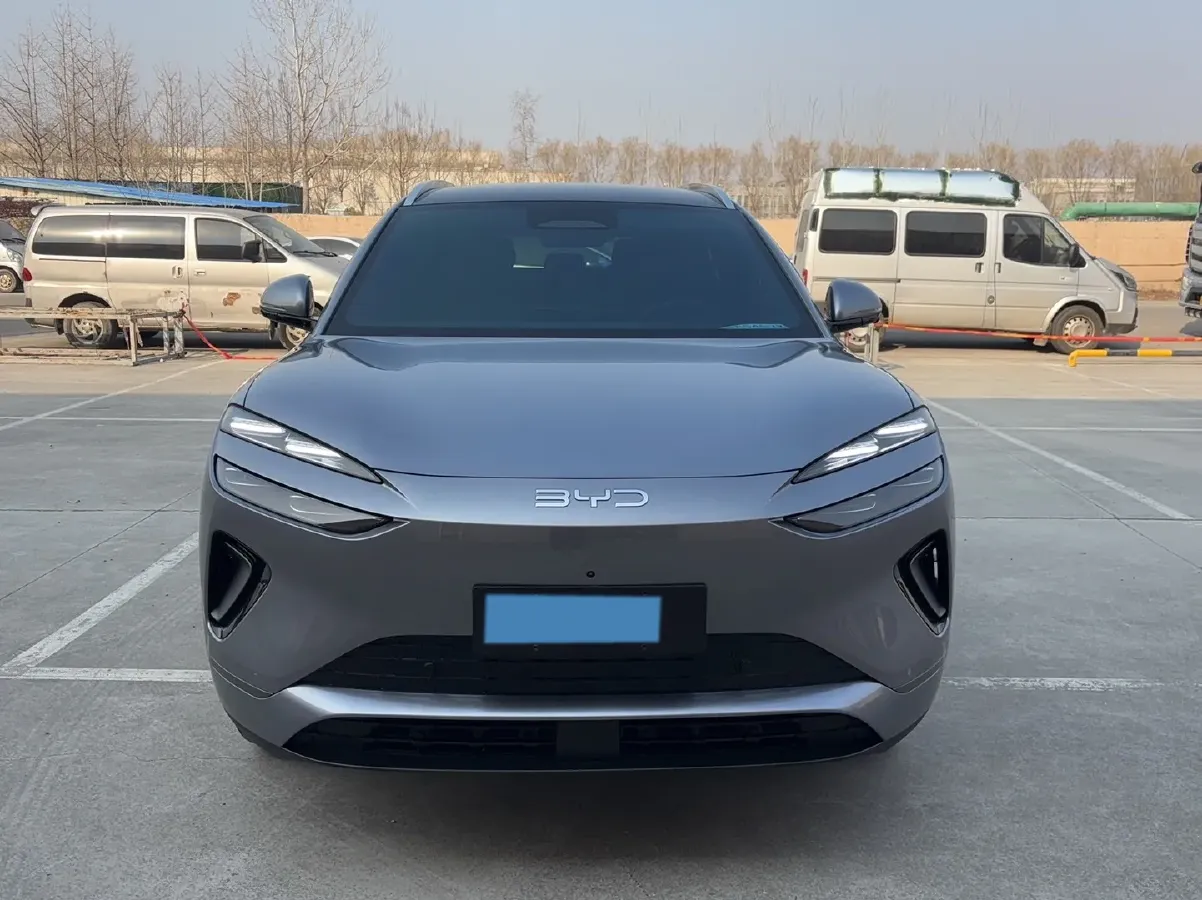 2025 LanDian E5 PLUS 1.5L 95HP L4 E-CVT PHEV,autocango,china used car exporter,china ev exporter,chinese used car exporter,chinese used ev exporter