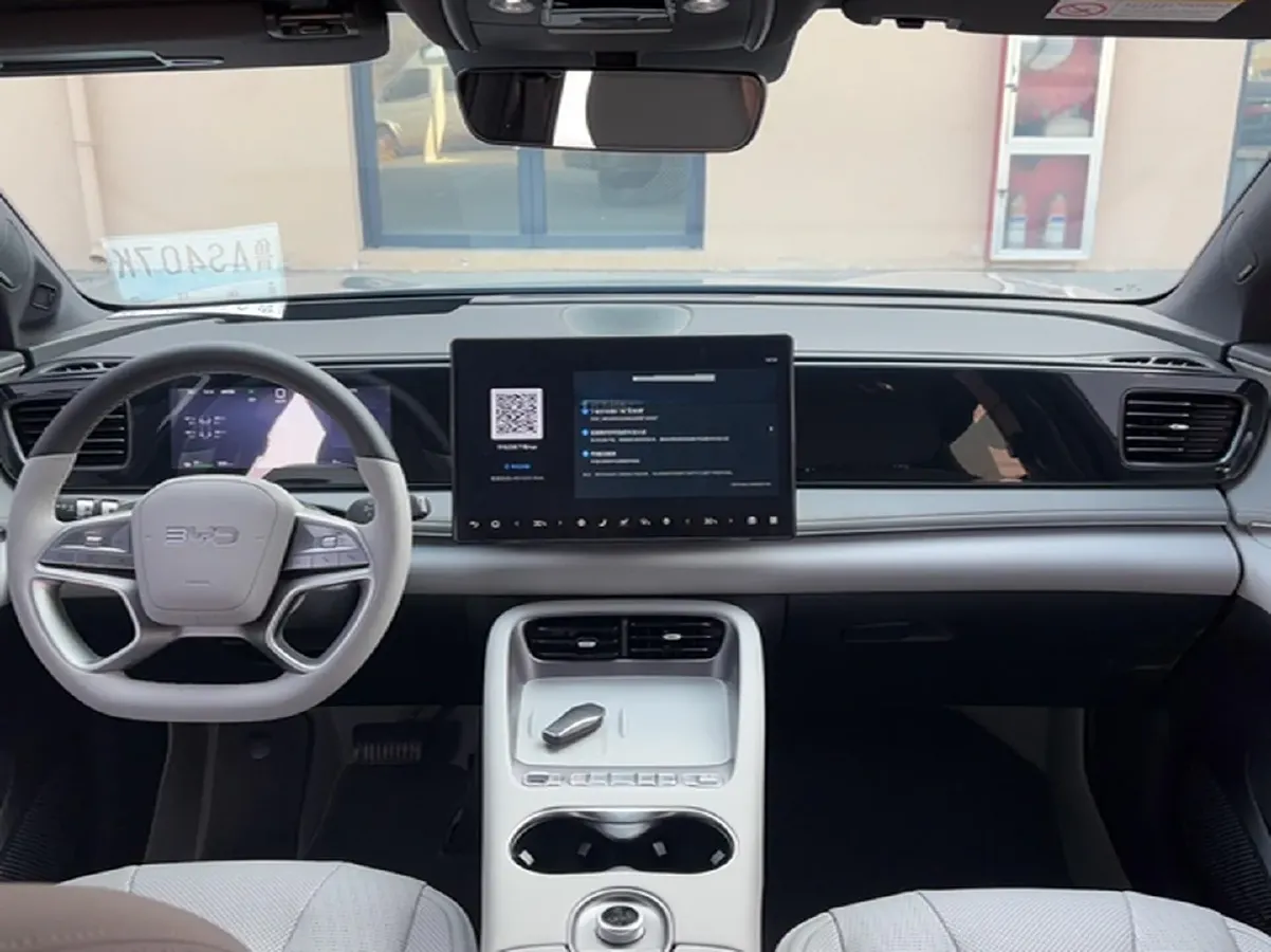 2025 LanDian E5 PLUS 1.5L 95HP L4 E-CVT PHEV,autocango,china used car exporter,china ev exporter,chinese used car exporter,chinese used ev exporter