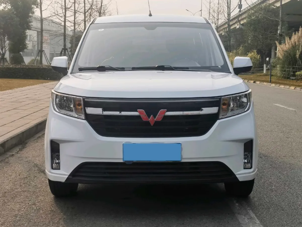 2021 WuLing HongGuang Plus 1.5L 99HP L4 6MT,autocango,china used car exporter,china ev exporter,chinese used car exporter,chinese used ev exporter