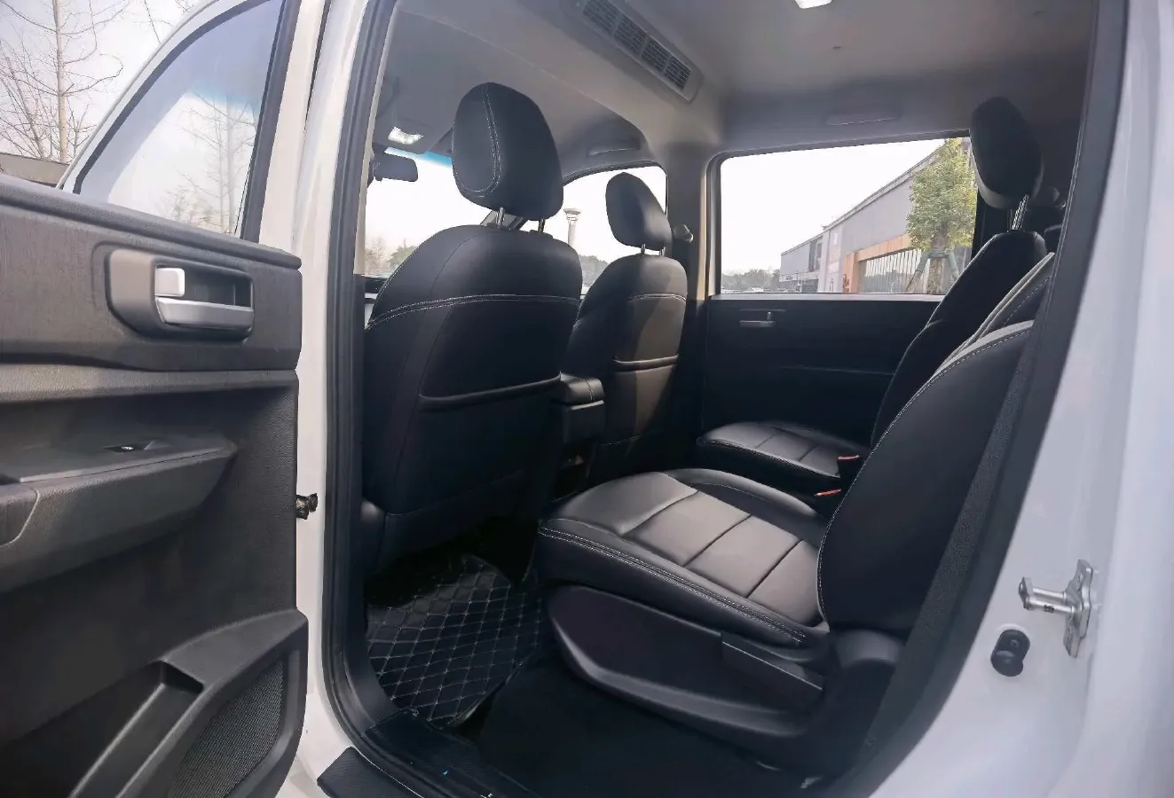 2021 WuLing HongGuang Plus 1.5L 99HP L4 6MT,autocango,china used car exporter,china ev exporter,chinese used car exporter,chinese used ev exporter