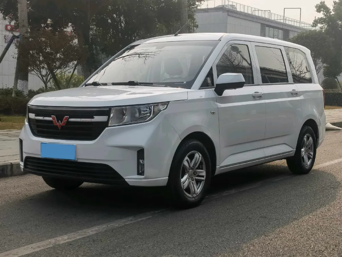 2021 WuLing HongGuang Plus 1.5L 99HP L4 6MT,autocango,china used car exporter,china ev exporter,chinese used car exporter,chinese used ev exporter