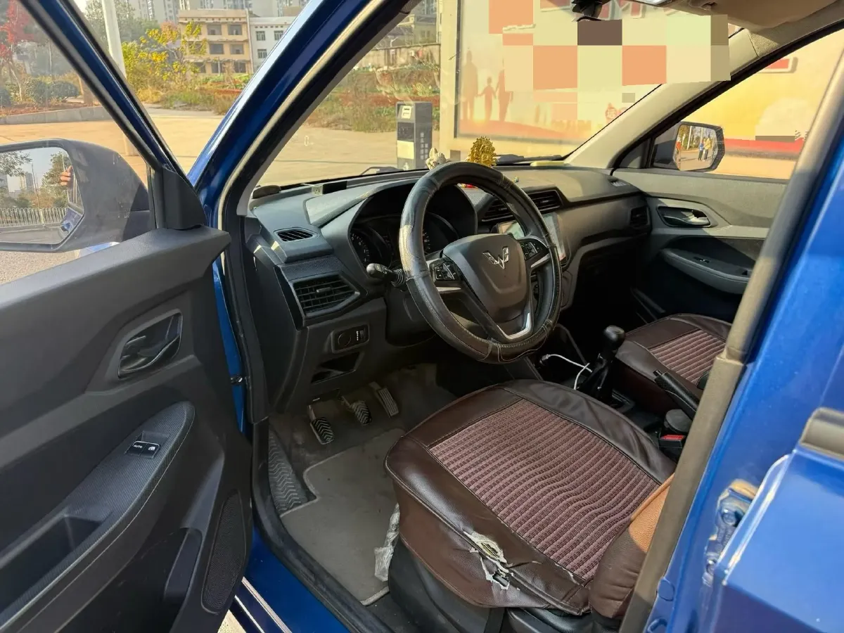 2019 WuLing HongGuang 1.5L 105HP L4 5MT,autocango,china used car exporter,china ev exporter,chinese used car exporter,chinese used ev exporter