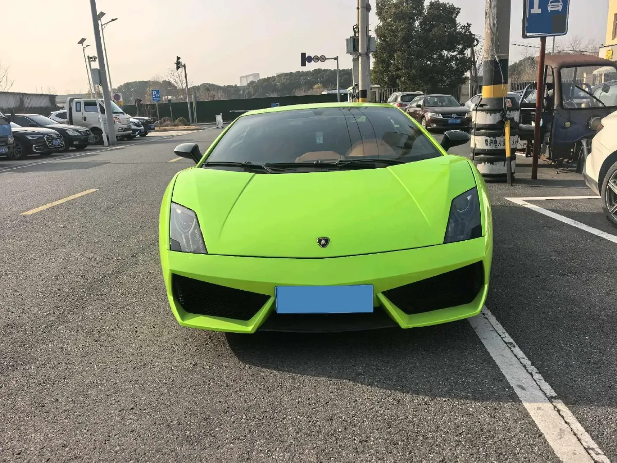 2008 BMW 1 Series 2.0L 156HP L4 6MT,autocango,china used car exporter,china ev exporter,chinese used car exporter,chinese used ev exporter