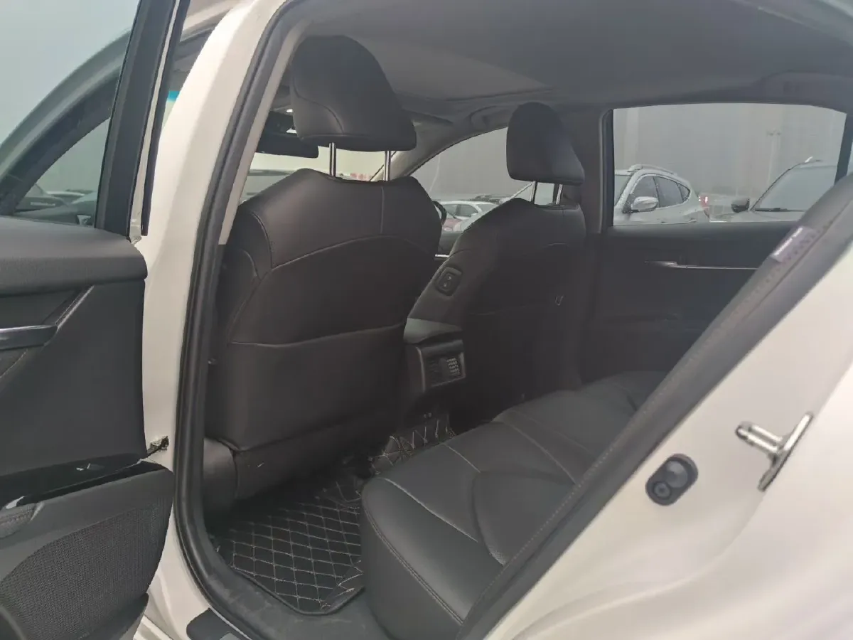 2019 Toyota Camry 2.0L 178HP L4 CVT,autocango,china used car exporter,china ev exporter,chinese used car exporter,chinese used ev exporter