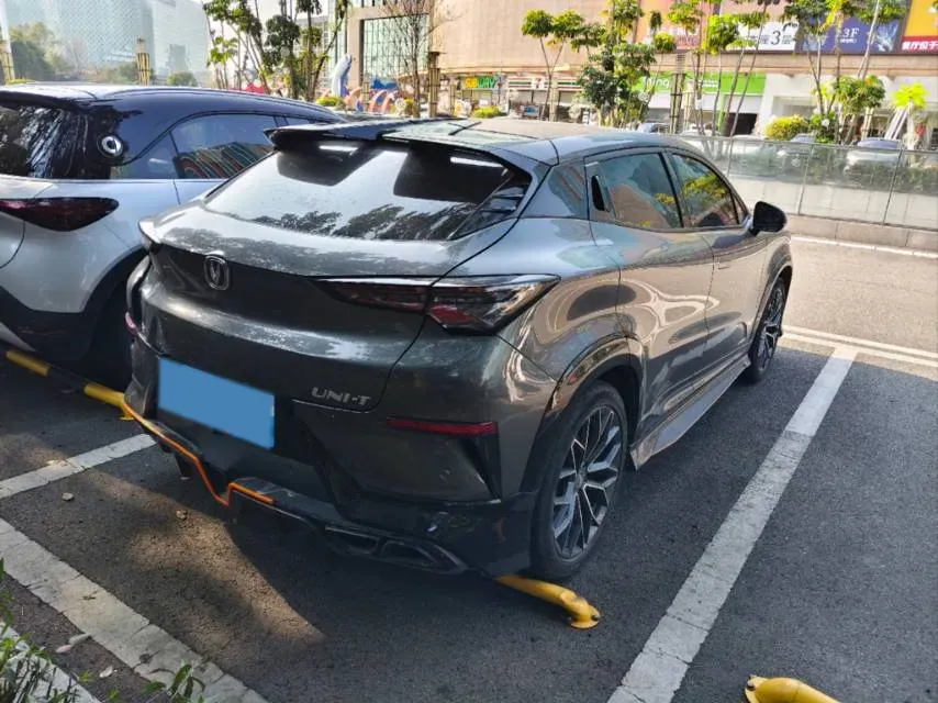 2022 ChangAn UNI-T 1.5T 188HP L4 7DCT,autocango,china used car exporter,china ev exporter,chinese used car exporter,chinese used ev exporter