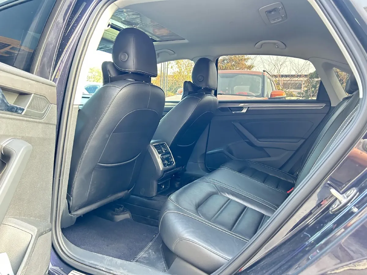 2017 Volkswagen Passat 1.8T 180HP L4 7DCT,autocango,china used car exporter,china ev exporter,chinese used car exporter,chinese used ev exporter