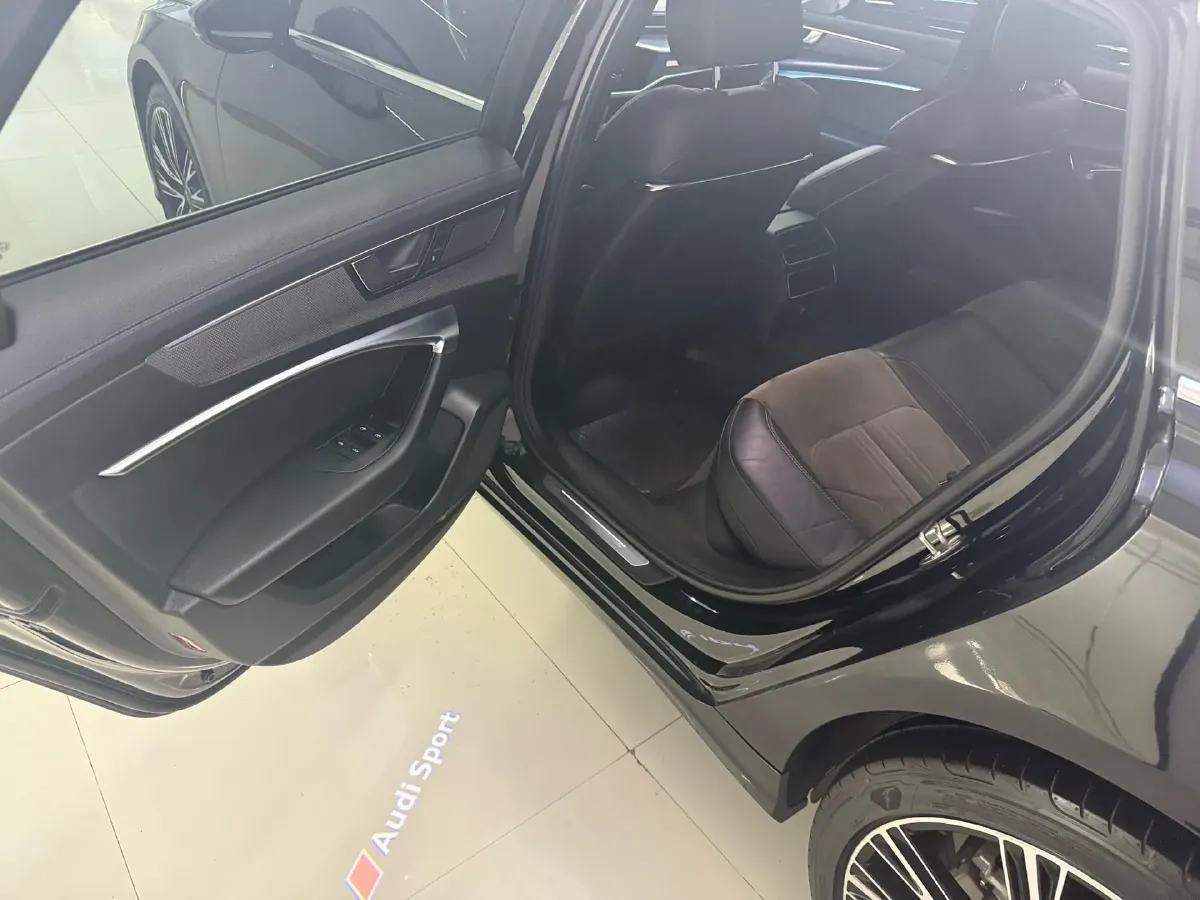 2019 Mercedes-Benz GLC Class 2.0T 245HP L4 9AT,autocango,china used car exporter,china ev exporter,chinese used car exporter,chinese used ev exporter