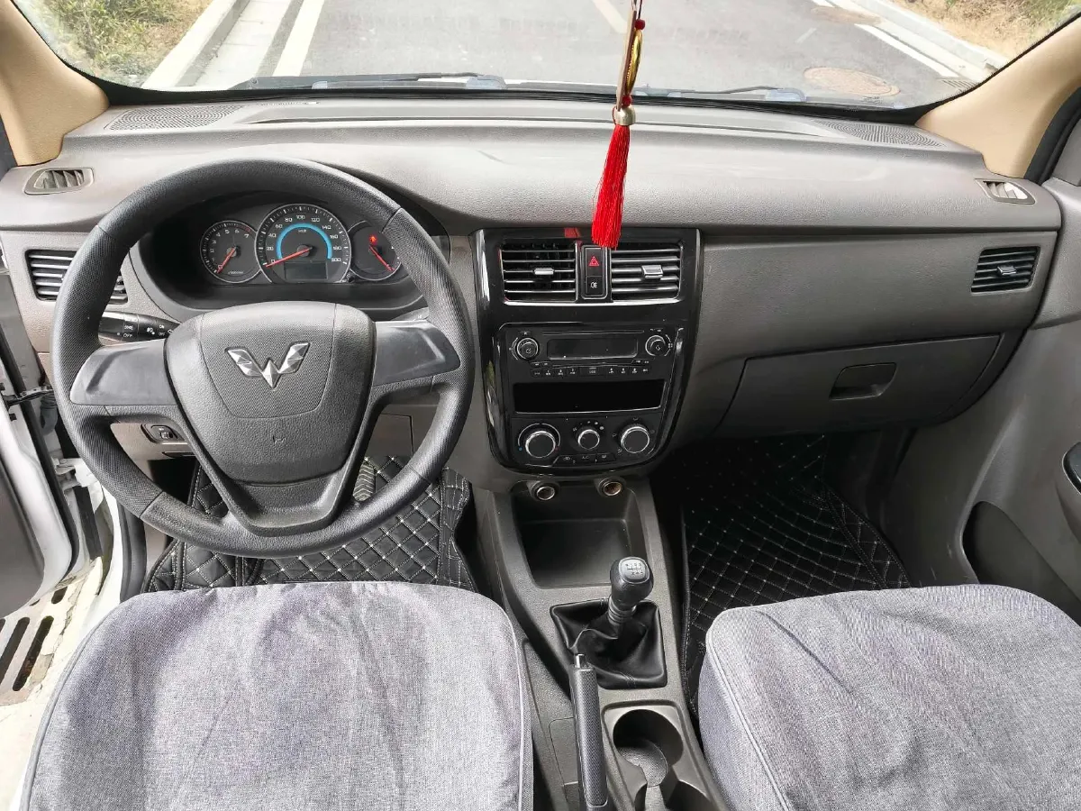 2015 WuLing HongGuang 1.5L 112HP L4 5MT,autocango,china used car exporter,china ev exporter,chinese used car exporter,chinese used ev exporter