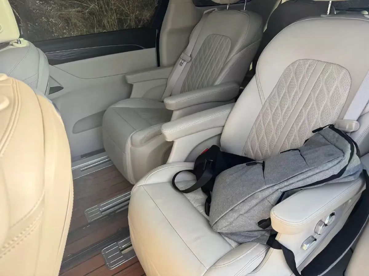 2021 Buick GL8 2.0T 237HP L4 9AT,autocango,china used car exporter,china ev exporter,chinese used car exporter,chinese used ev exporter