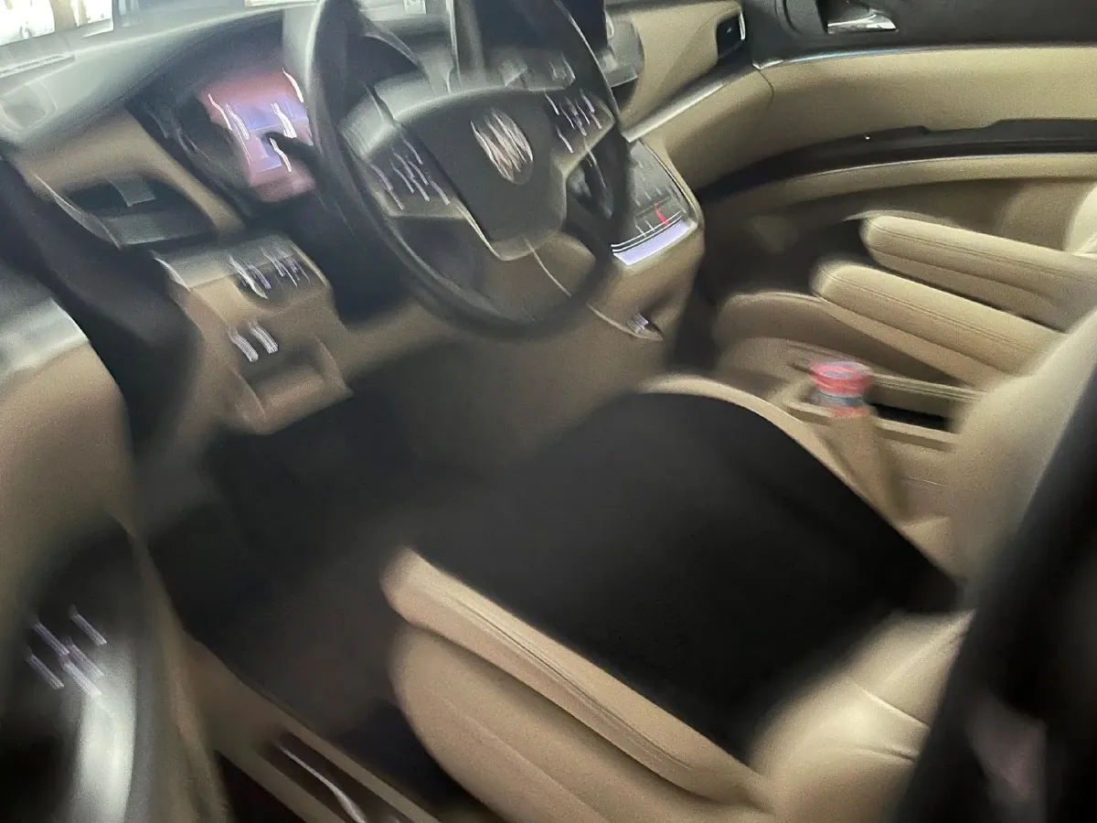 2023 Buick GL8 2.0T 237HP L4 9AT,autocango,china used car exporter,china ev exporter,chinese used car exporter,chinese used ev exporter