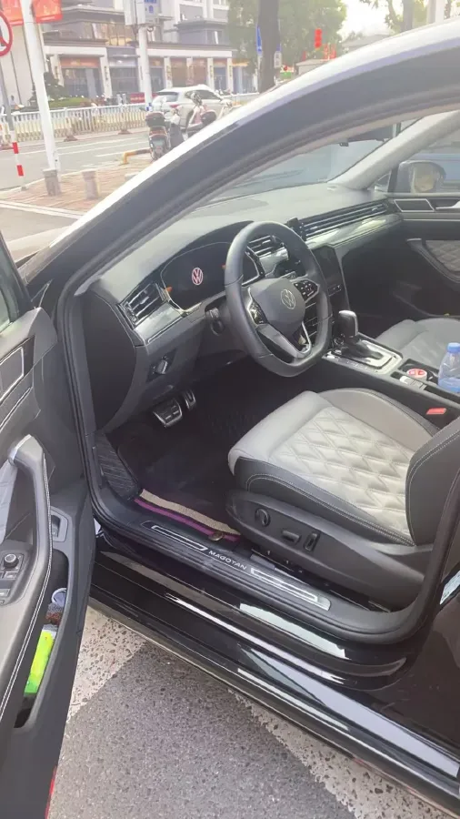 2023 Volkswagen Magotan 2.0T 186HP L4 7DCT,autocango,china used car exporter,china ev exporter,chinese used car exporter,chinese used ev exporter