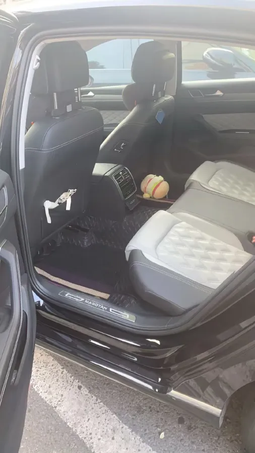 2023 Volkswagen Magotan 2.0T 186HP L4 7DCT,autocango,china used car exporter,china ev exporter,chinese used car exporter,chinese used ev exporter