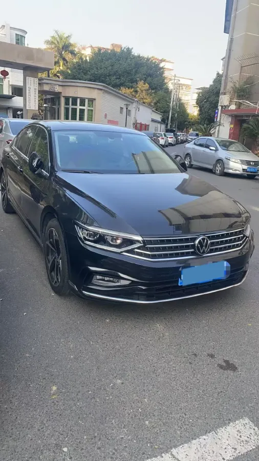 2023 Volkswagen Magotan 2.0T 186HP L4 7DCT,autocango,china used car exporter,china ev exporter,chinese used car exporter,chinese used ev exporter