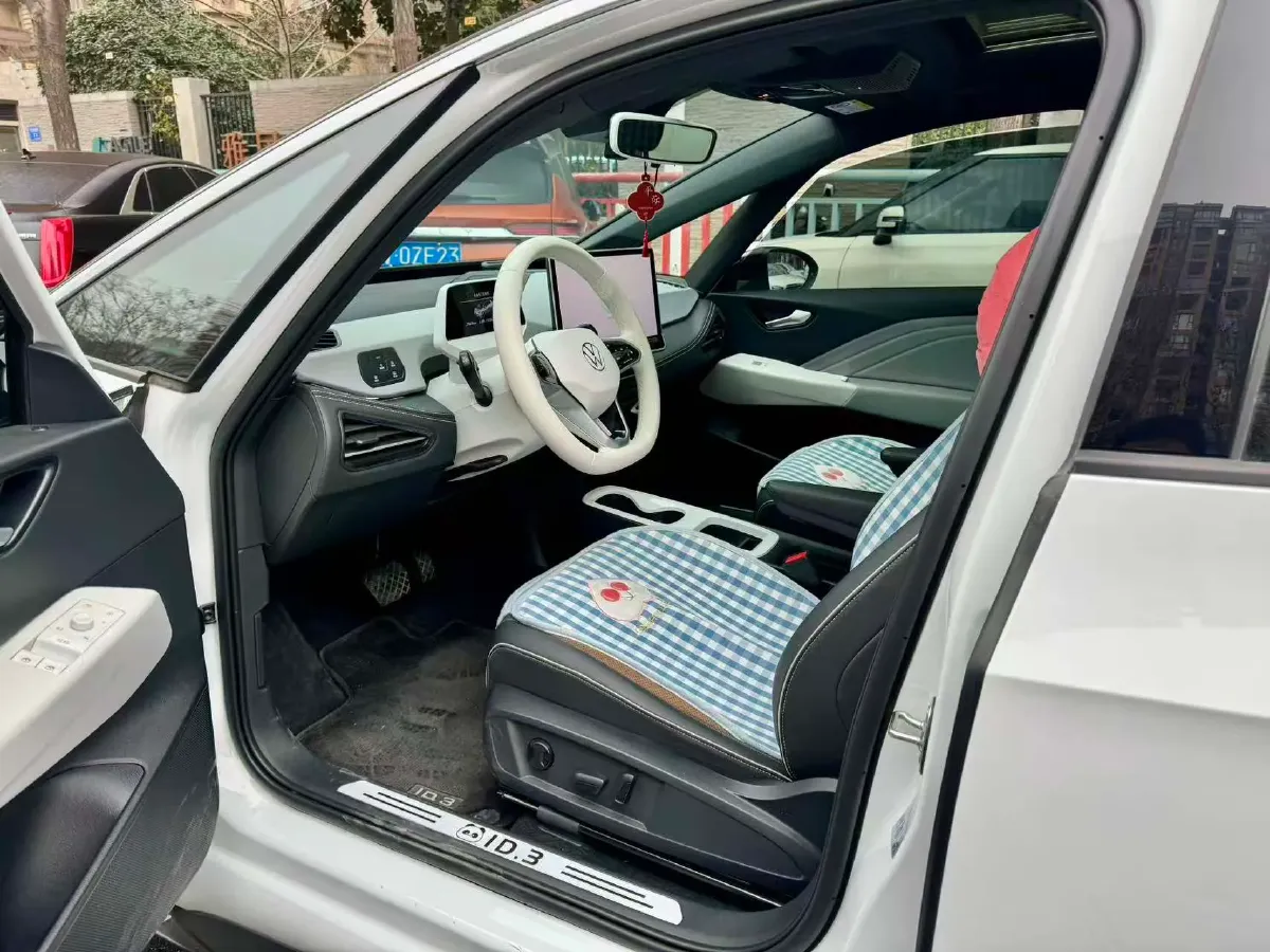 2025 Volkswagen ID.3 BEV 52.8KWH,autocango,china used car exporter,china ev exporter,chinese used car exporter,chinese used ev exporter