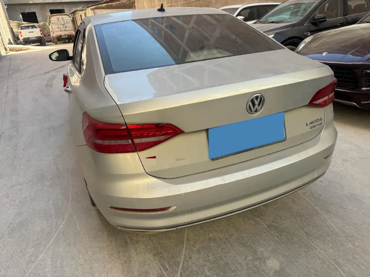 2018 Skoda Karoq 1.4T 150HP L4 7DCT,autocango,china used car exporter,china ev exporter,chinese used car exporter,chinese used ev exporter