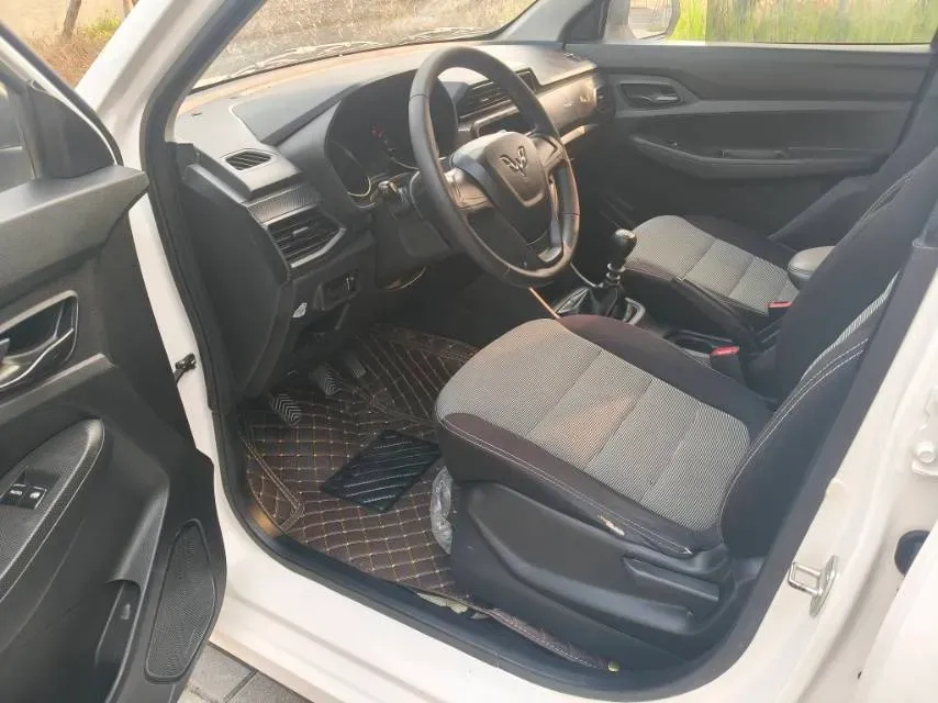 2019 WuLing HongGuang 1.5L 105HP L4 5MT,autocango,china used car exporter,china ev exporter,chinese used car exporter,chinese used ev exporter